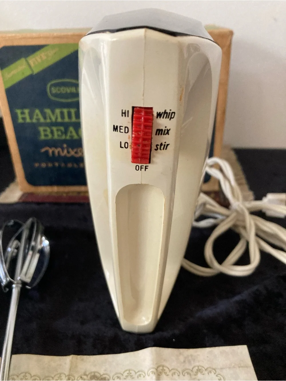 Hamilton Beach Scovill White Hand Mixer Mixette Vintage Works